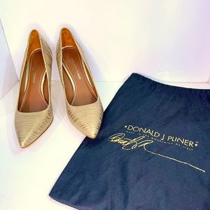 Donald J. Pliner Gold Metallic Classic Stilettos Women’s Size 8N